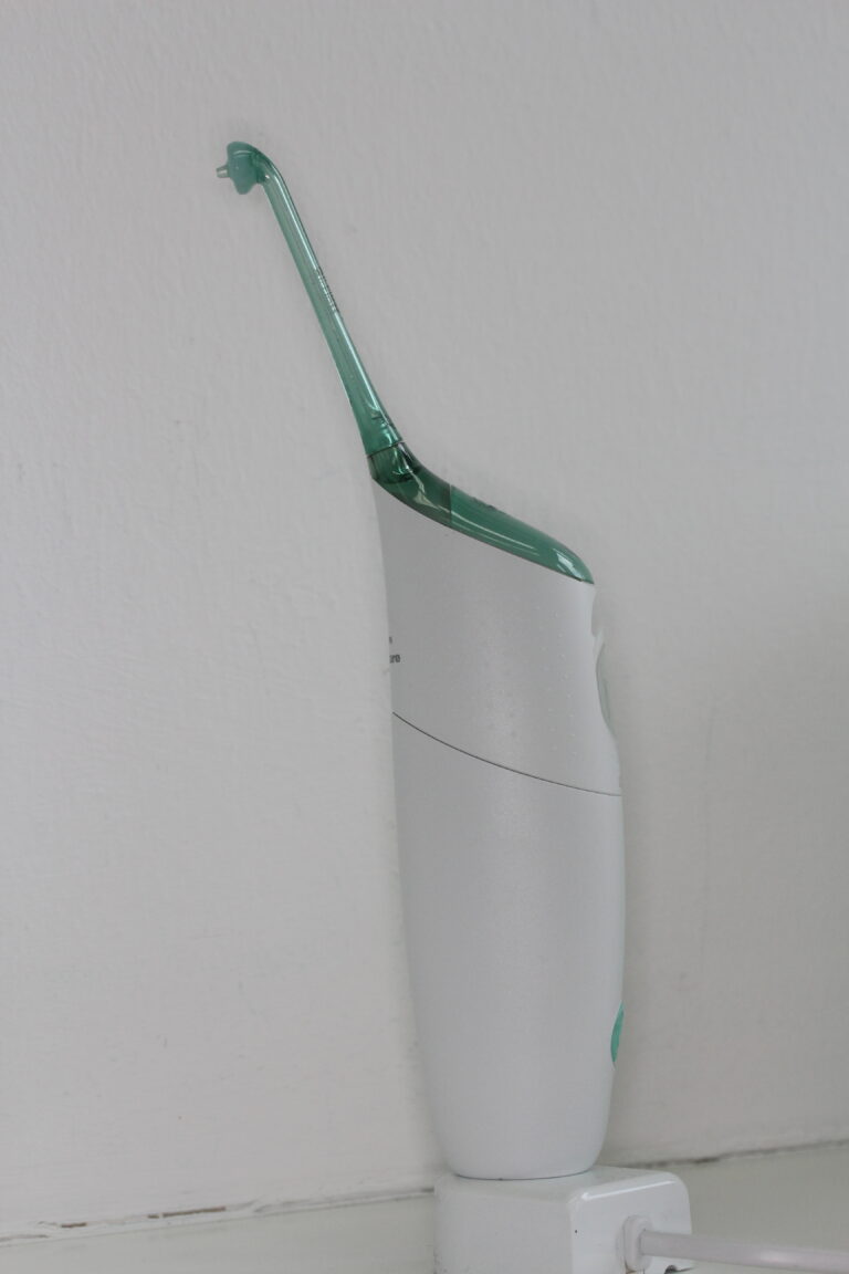 Fig. 6: Airfloss (Philips Sonicare®, Airfloss Ultra).